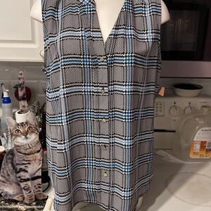 F womens Apt 9 casual sleeveless button up plus size top size XXL.  EUC